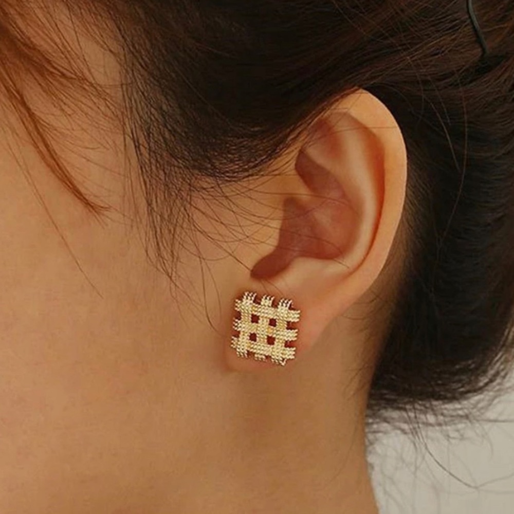 Exquisite & Chic Hollow Weave Square Earrings Accessories Jewelry